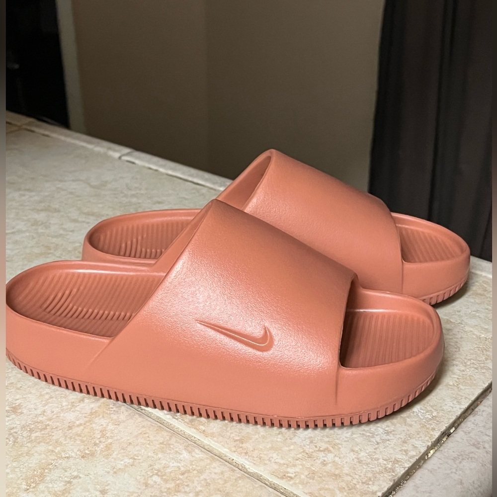 Nike Calm Slides